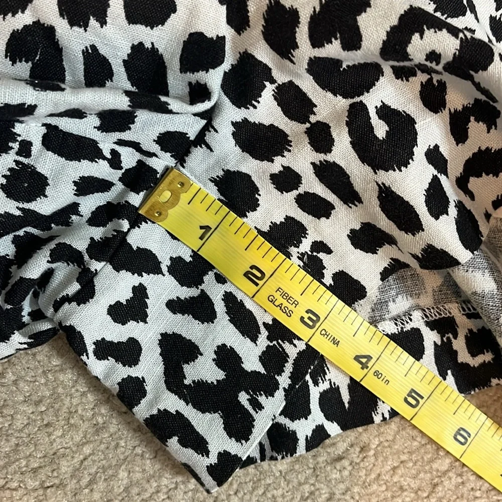 J. Crew Shorts Leopard Print Black & White Linen/Cotton Size 00 LIKE NEW